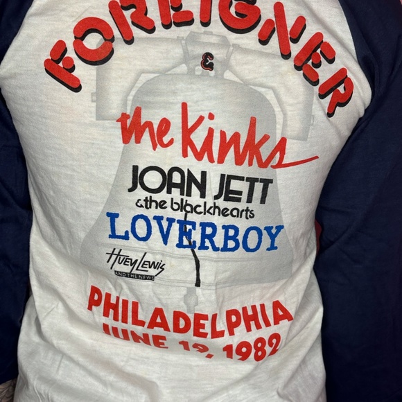 Vintage band tee ft. Foreigner & others - Picture 3 of 4